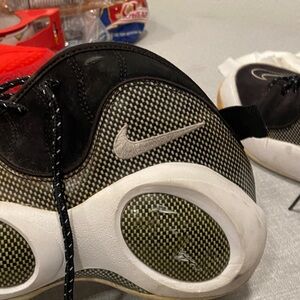 Vintage pair Nike Delta fights from 2007